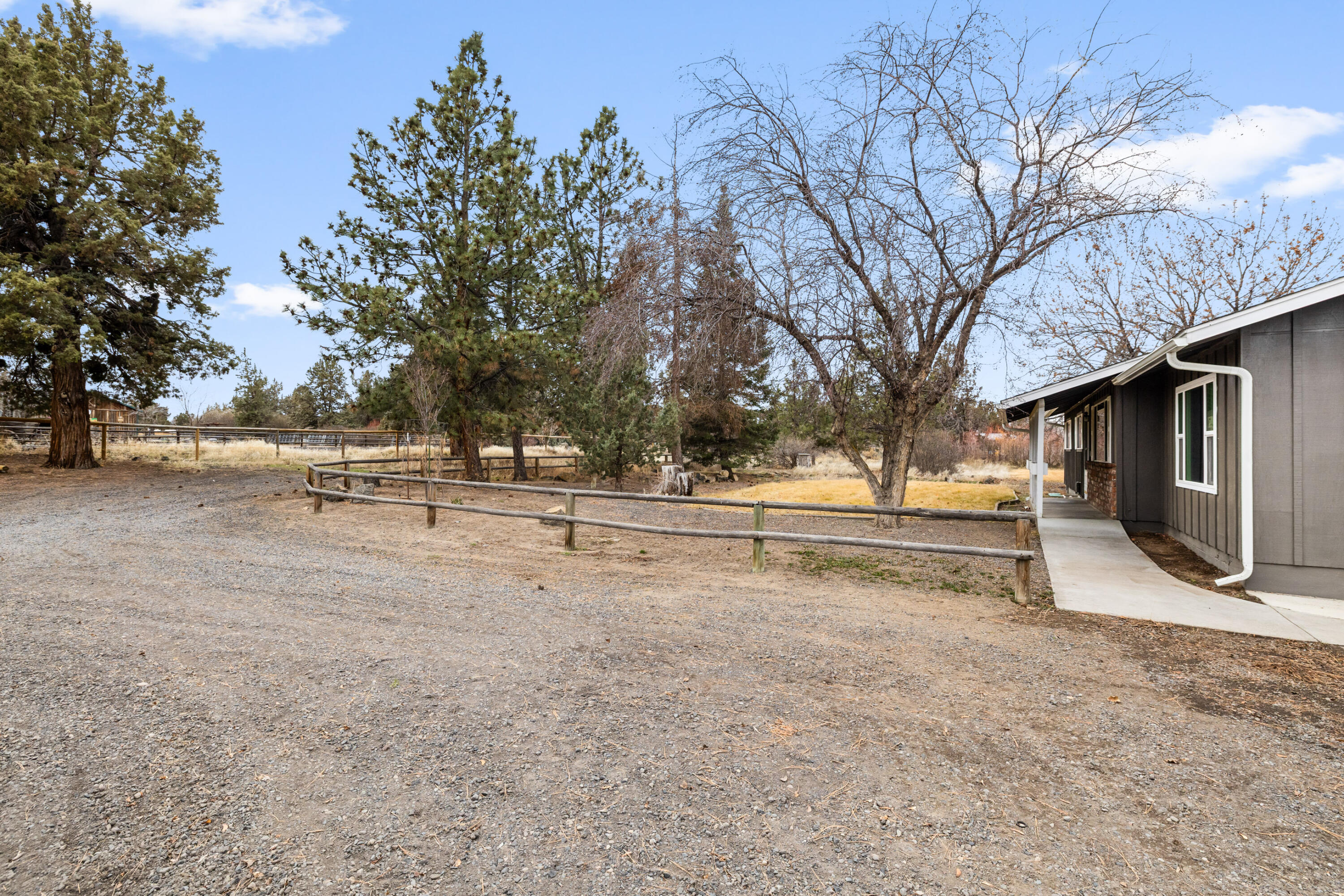 22860 Buckskin Court