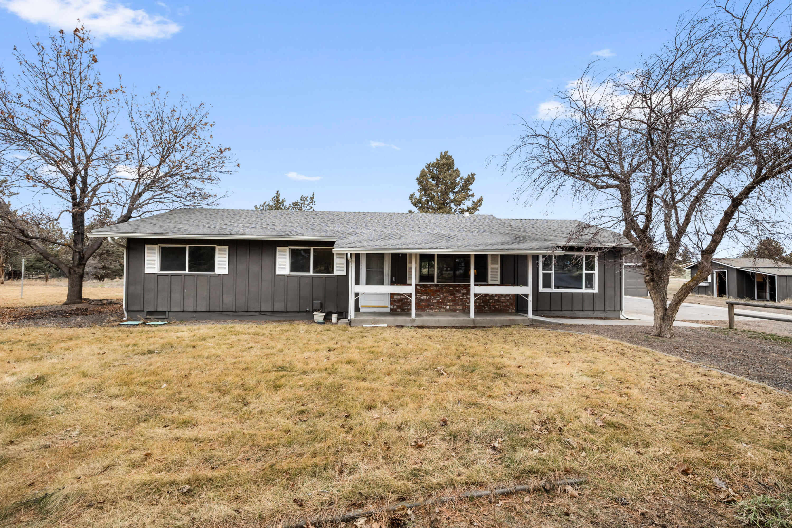 22860 Buckskin Court