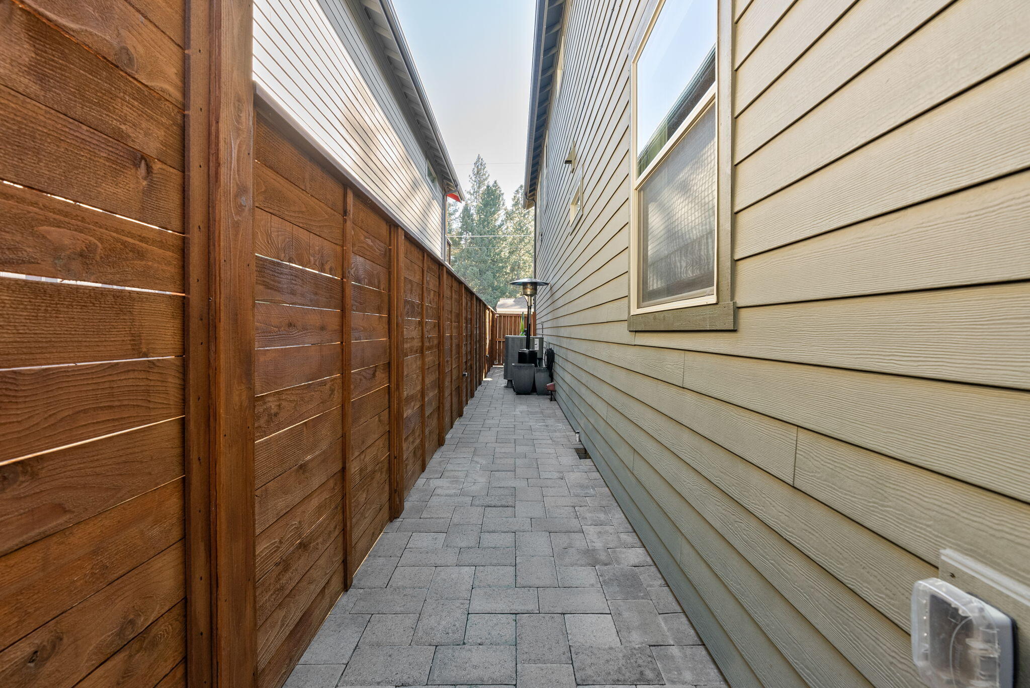 347 E Jefferson Avenue