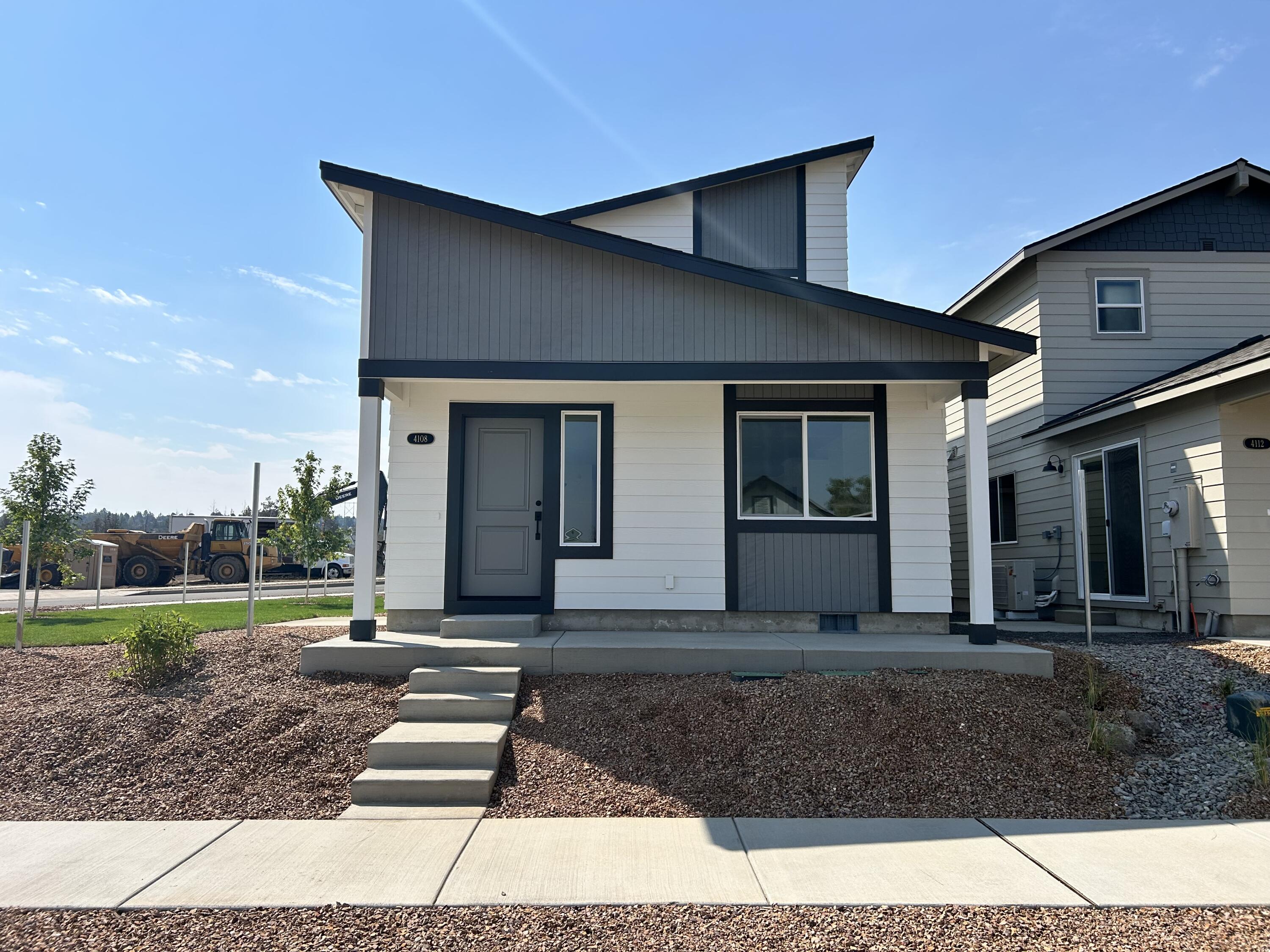4117 SW Pumice Avenue, 101