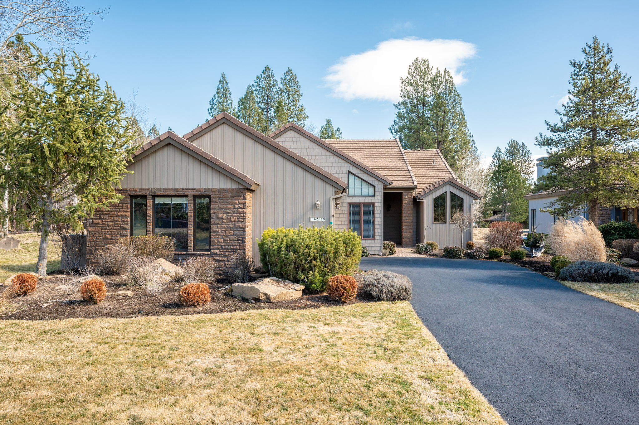 62029 Fall Creek Loop