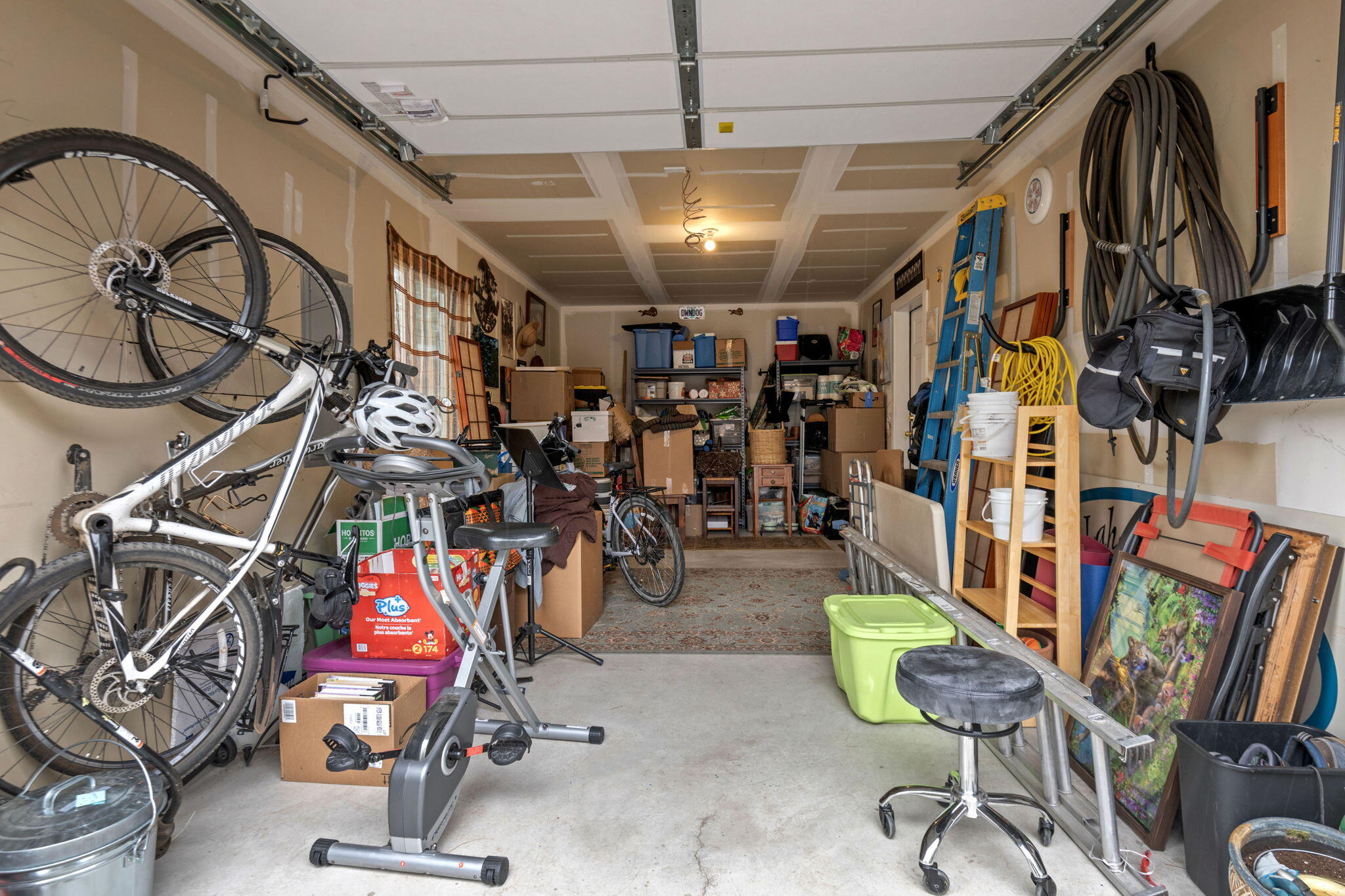 412 N Desert Rose Loop