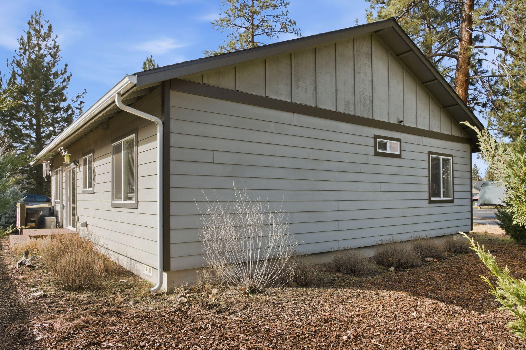 412 N Desert Rose Loop