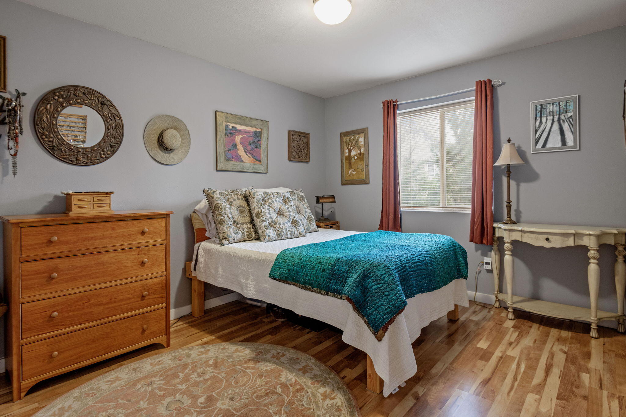 412 N Desert Rose Loop