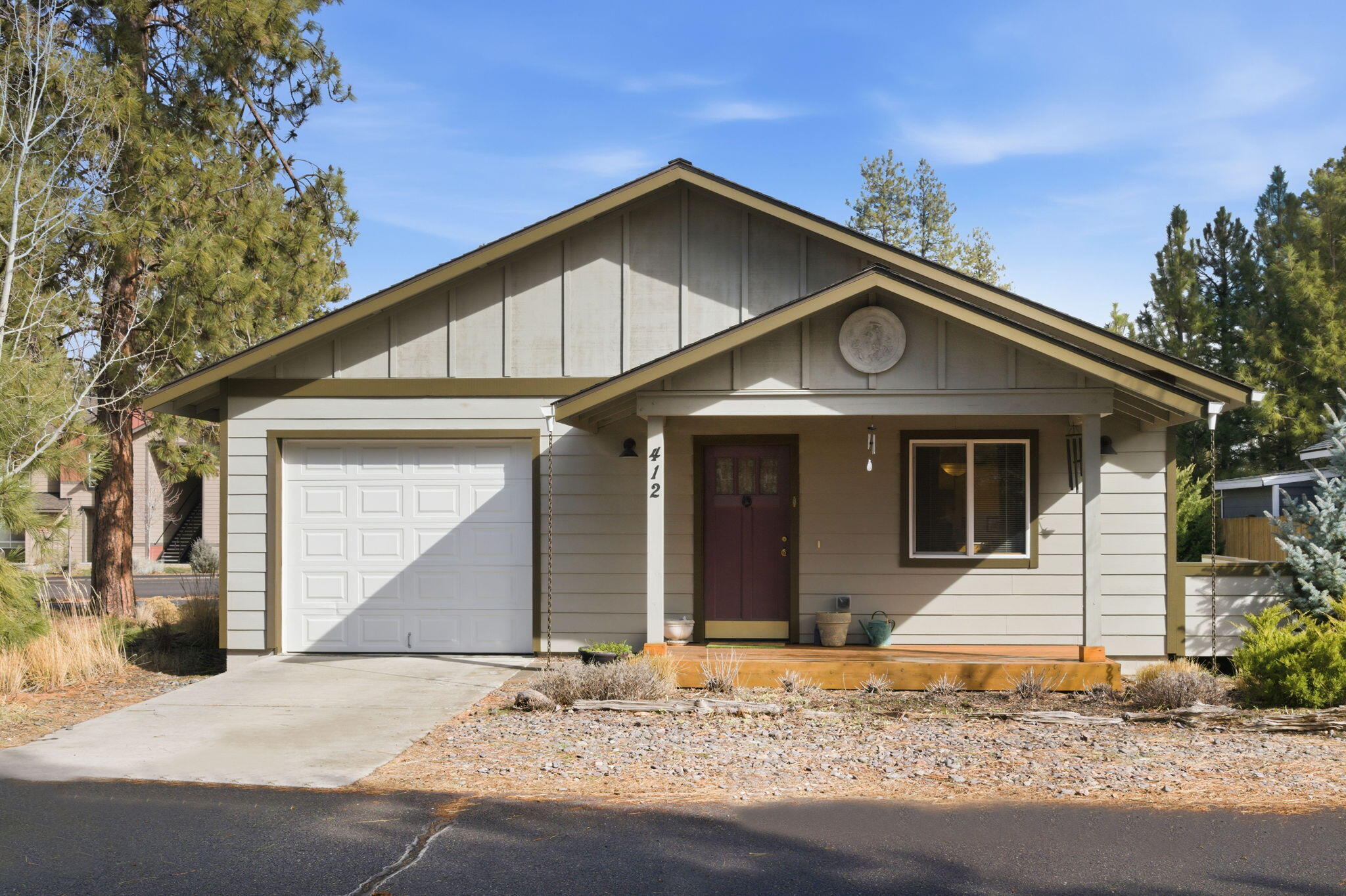 412 N Desert Rose Loop