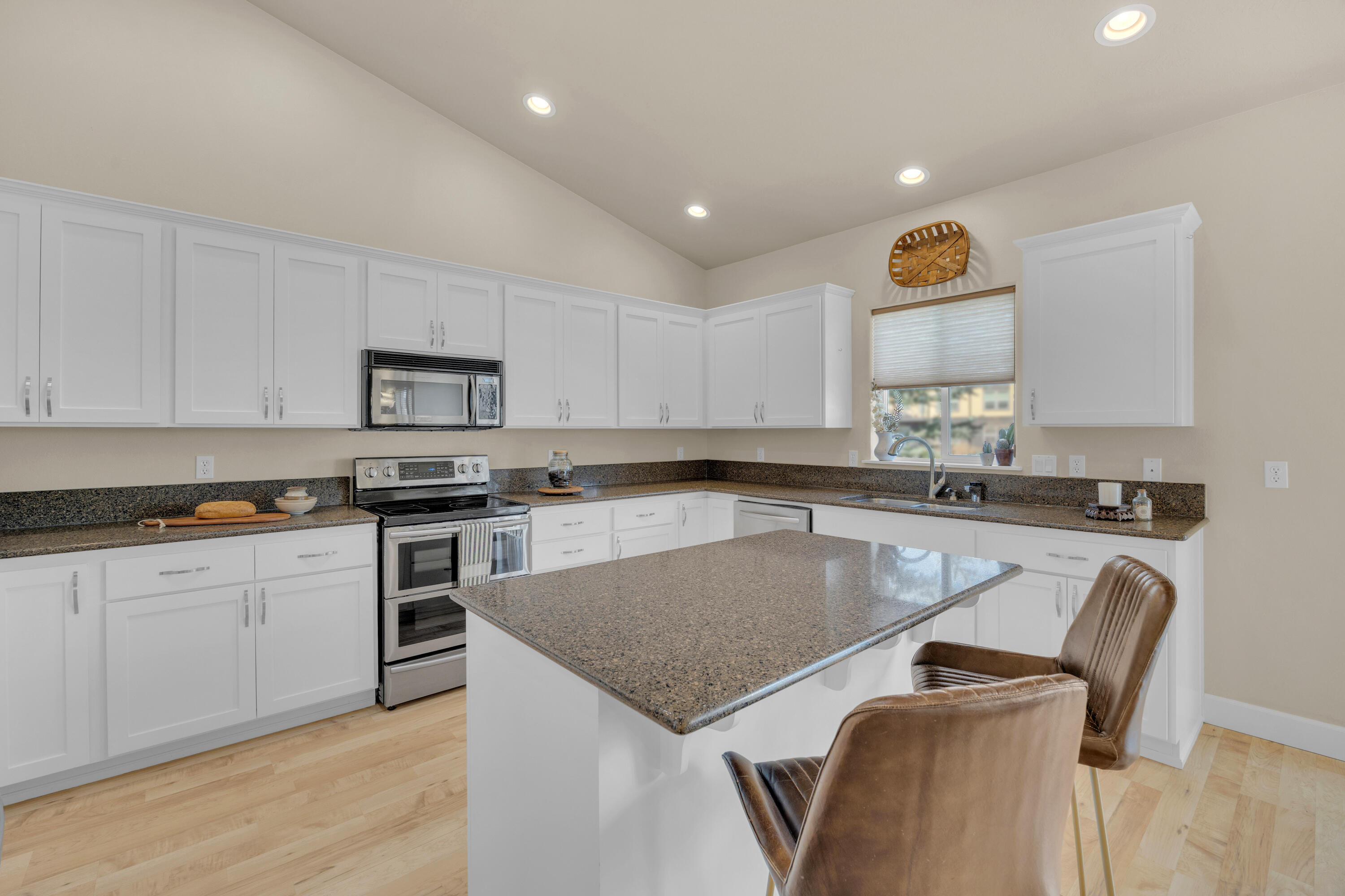 4013 SW Tommy Armour Lane