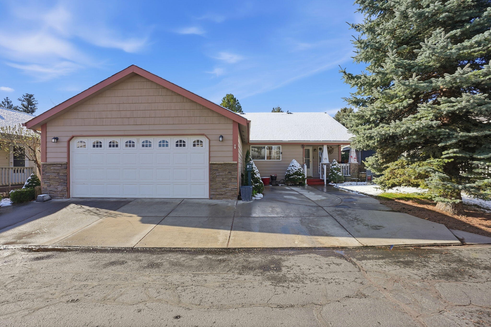 1045 W Collier Glacier Drive