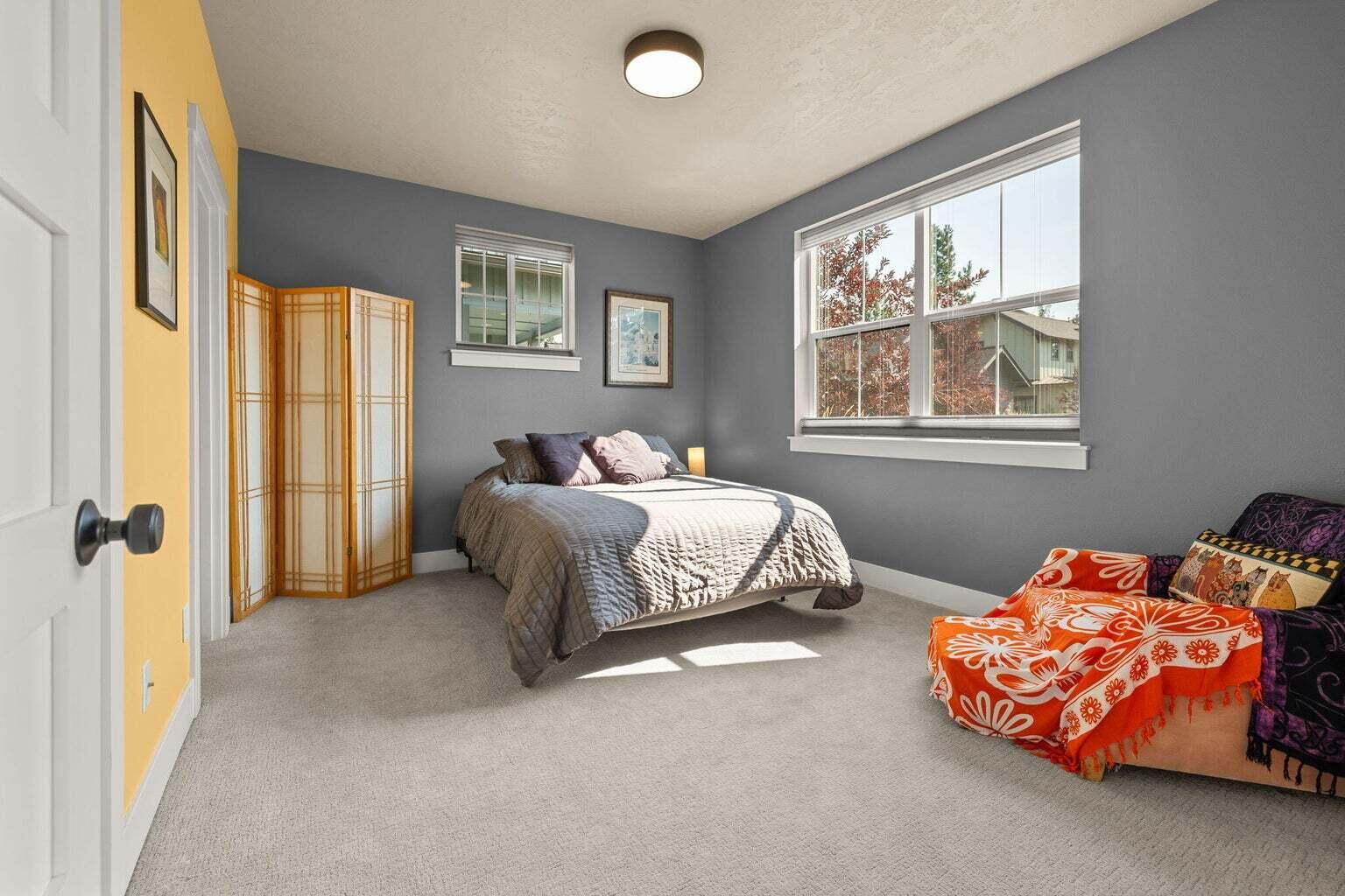 1112 N Wildflower Lane