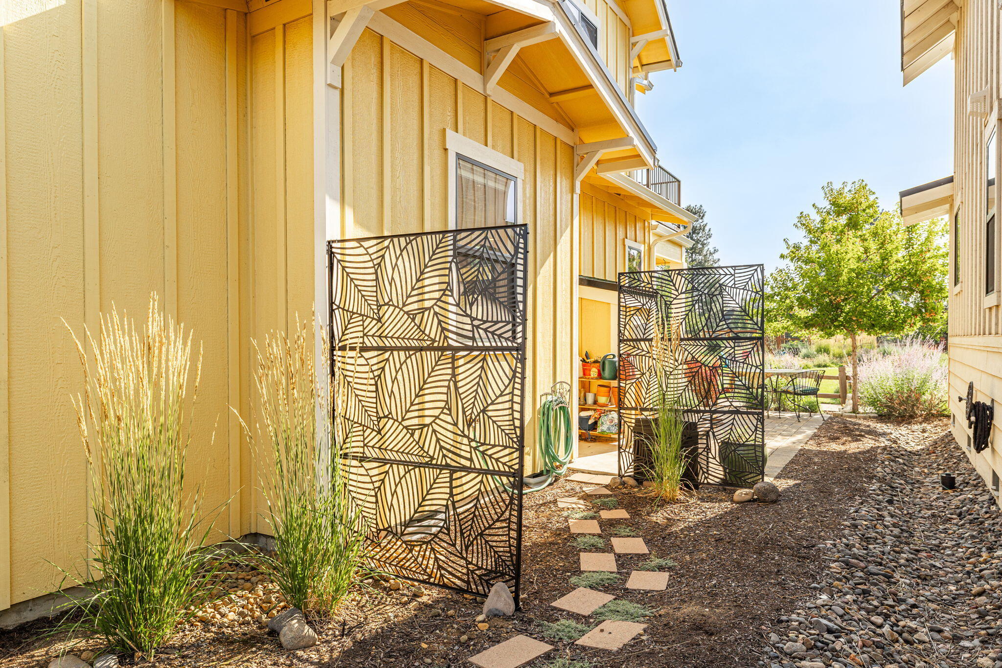 1112 N Wildflower Lane