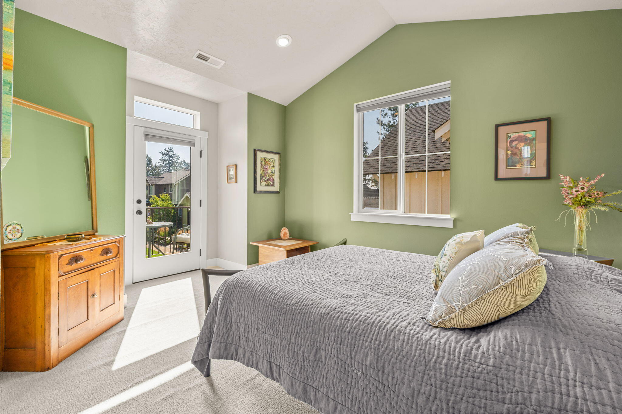 1112 N Wildflower Lane
