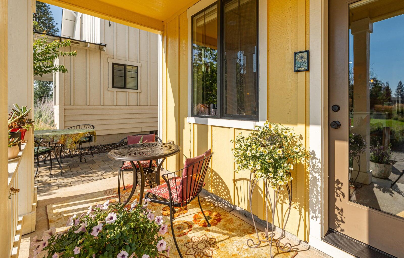 1112 N Wildflower Lane