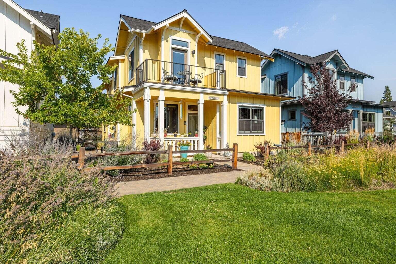 1112 N Wildflower Lane