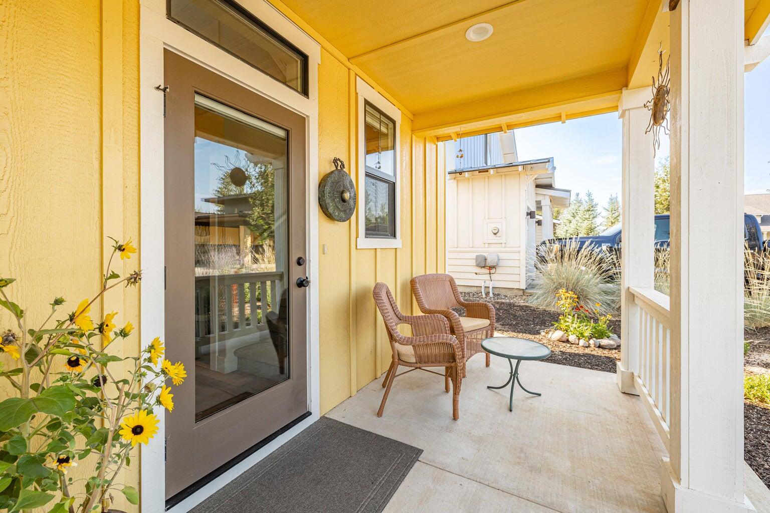 1112 N Wildflower Lane