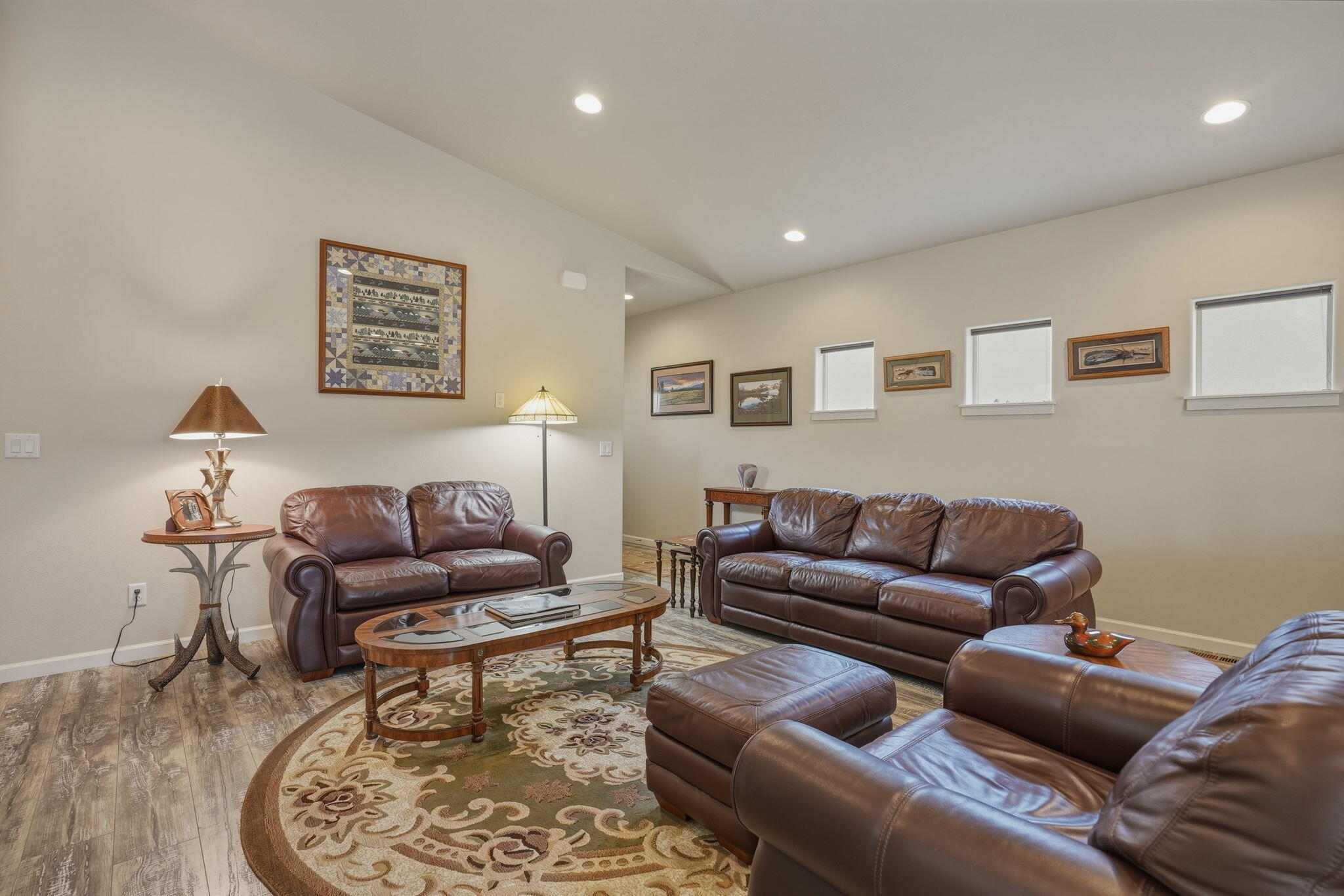 2933 NW Hemlock Lane