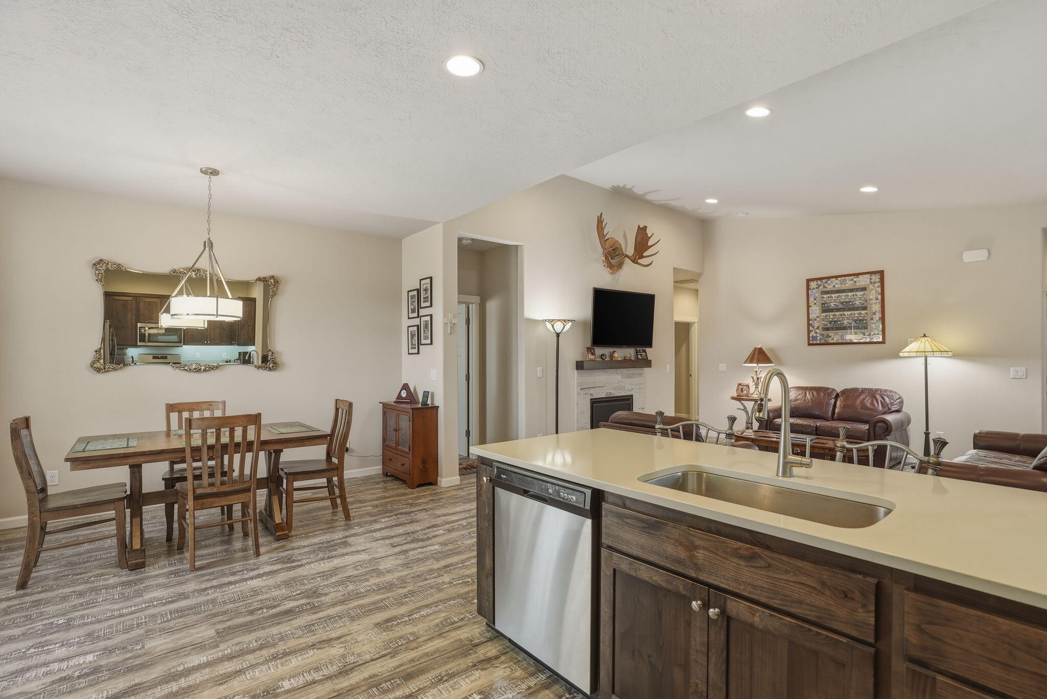 2933 NW Hemlock Lane