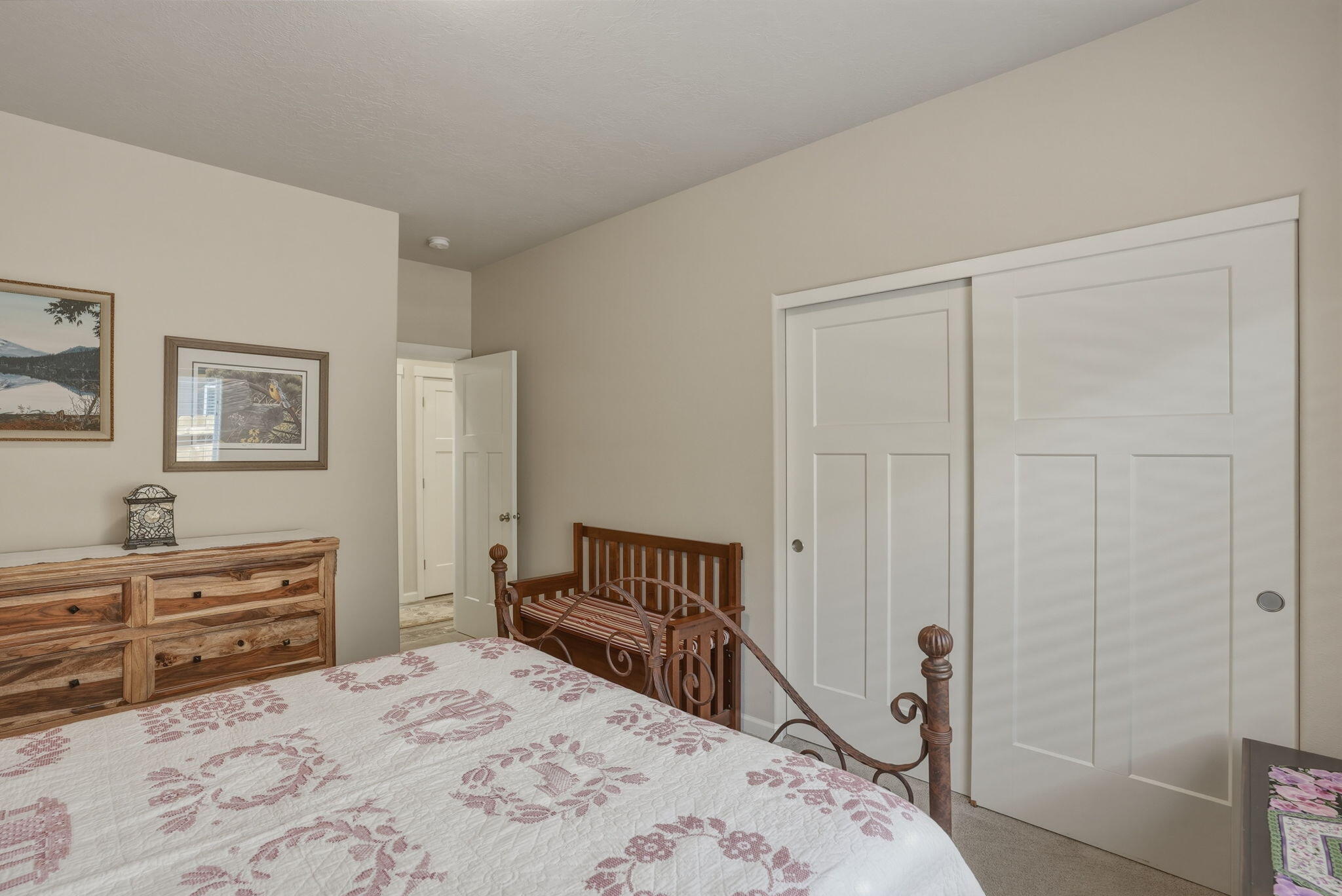 2933 NW Hemlock Lane
