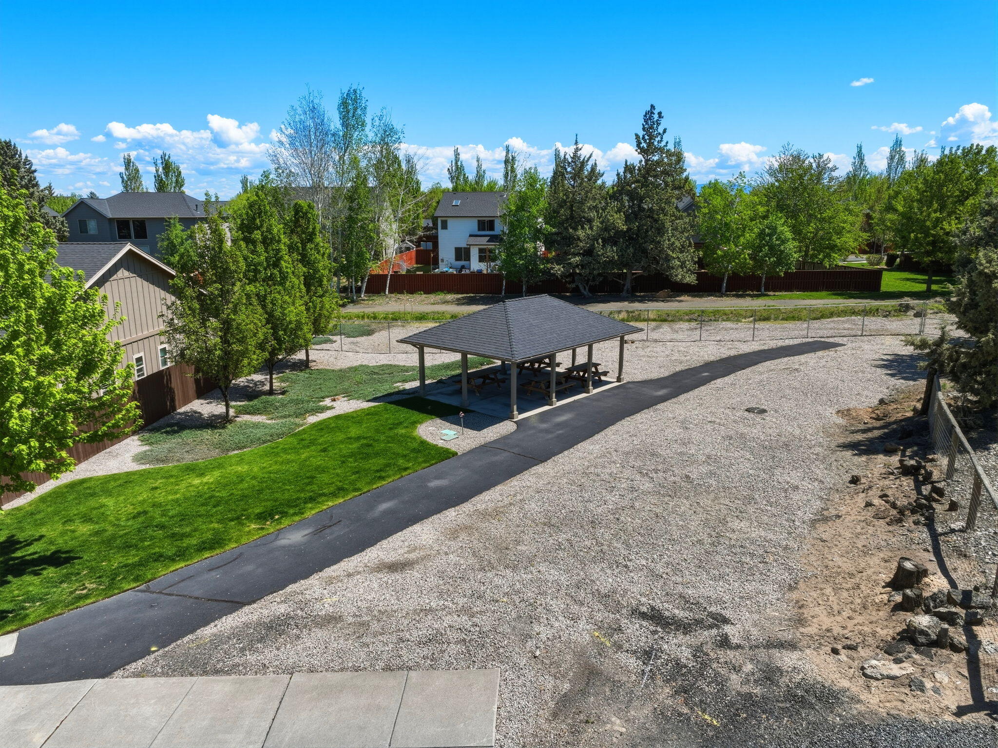 2933 NW Hemlock Lane