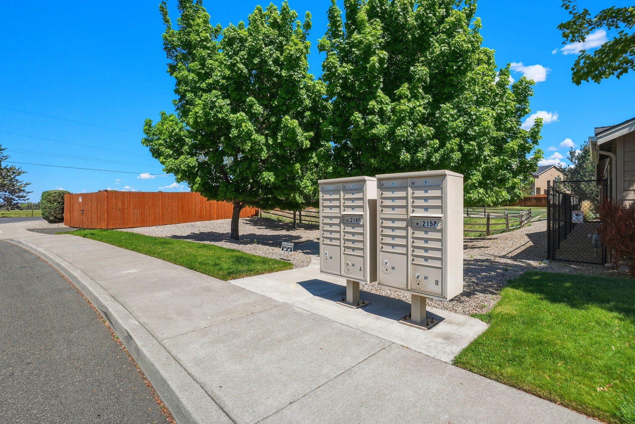 2933 NW Hemlock Lane