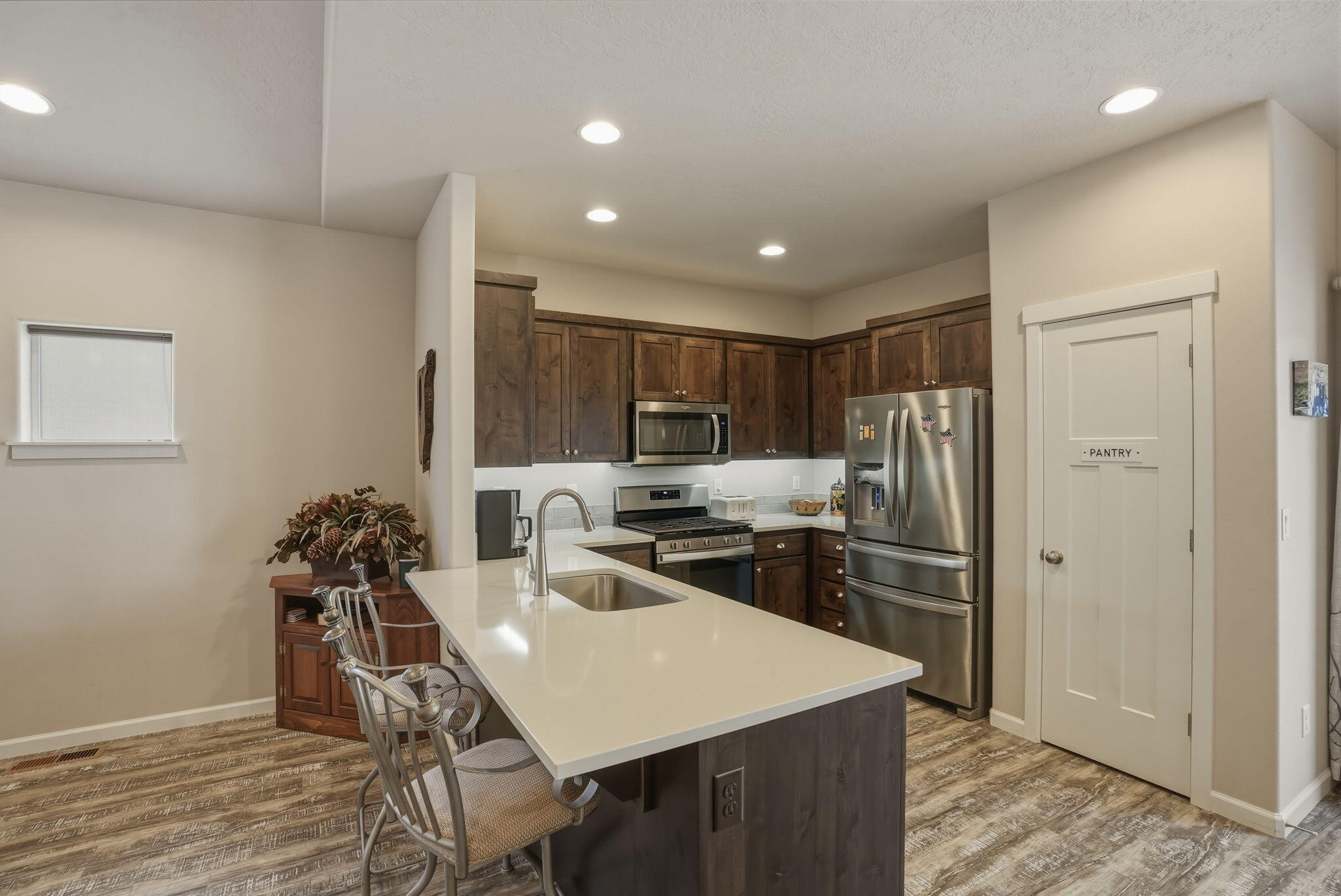 2933 NW Hemlock Lane