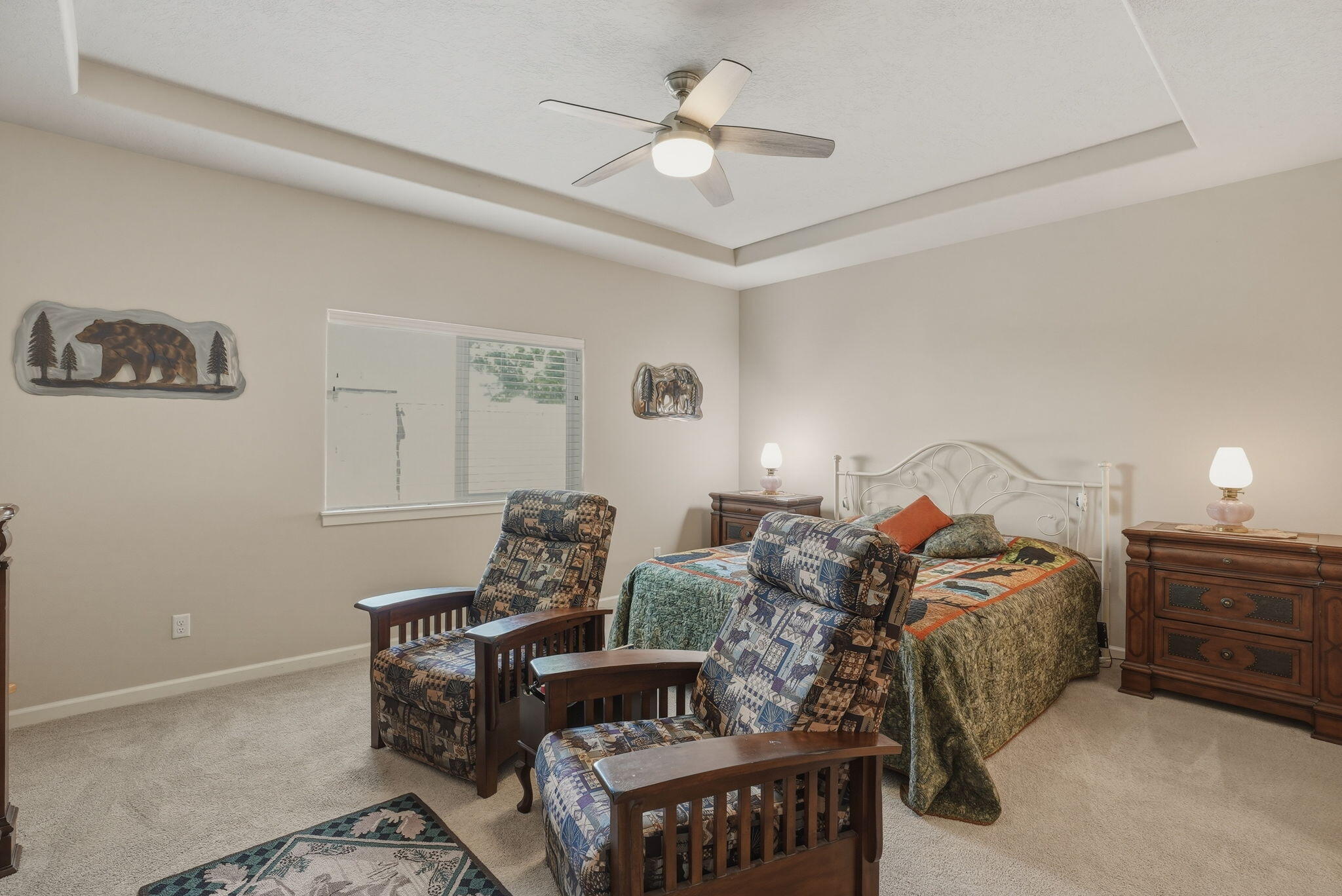 2933 NW Hemlock Lane