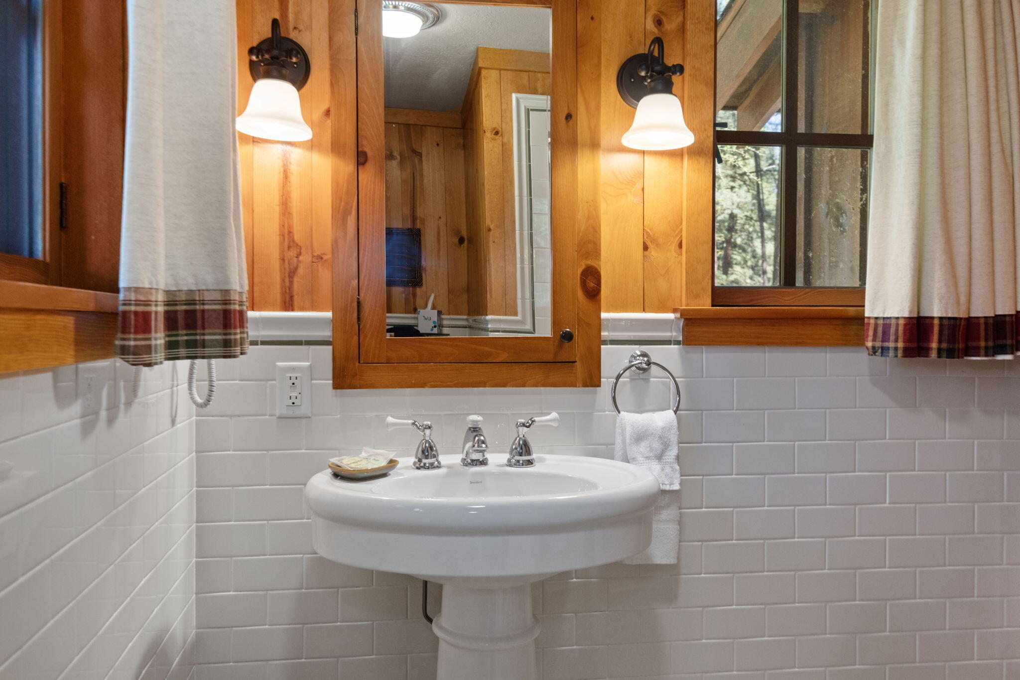 13375 SW Forest Service Road, Cabin 18 U1