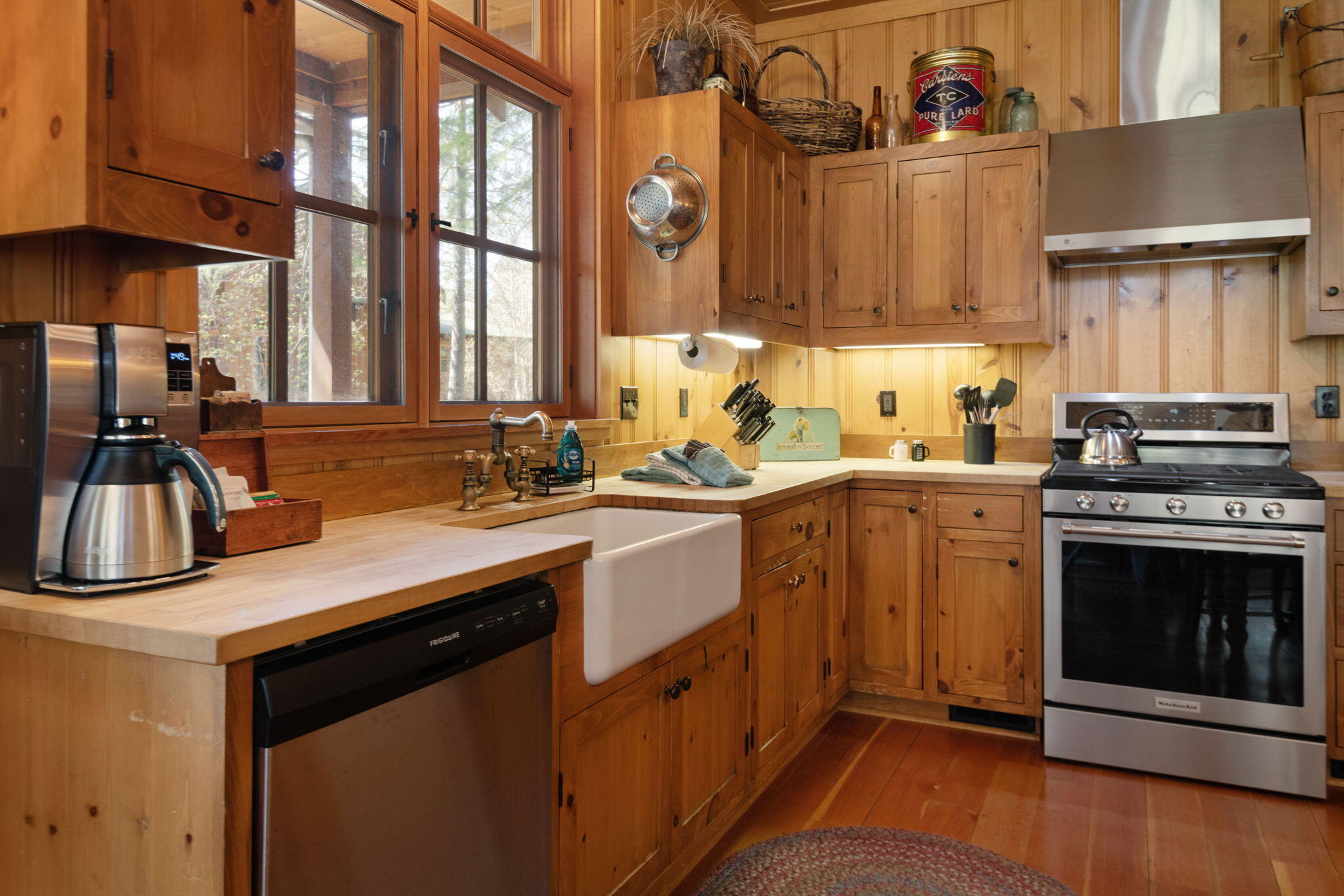13375 SW Forest Service Road, Cabin 18 U1