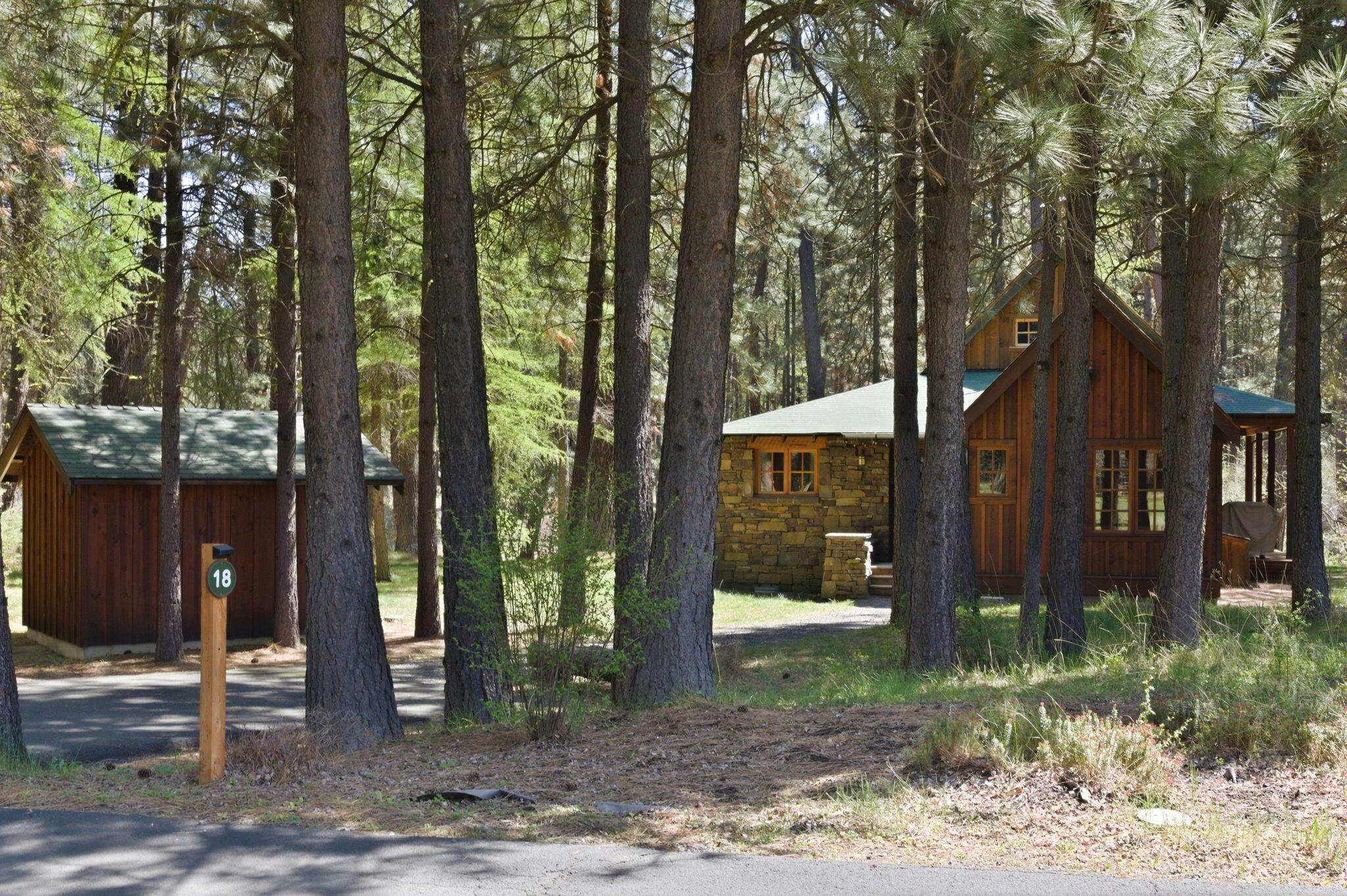 13375 SW Forest Service Road, Cabin 18 U1
