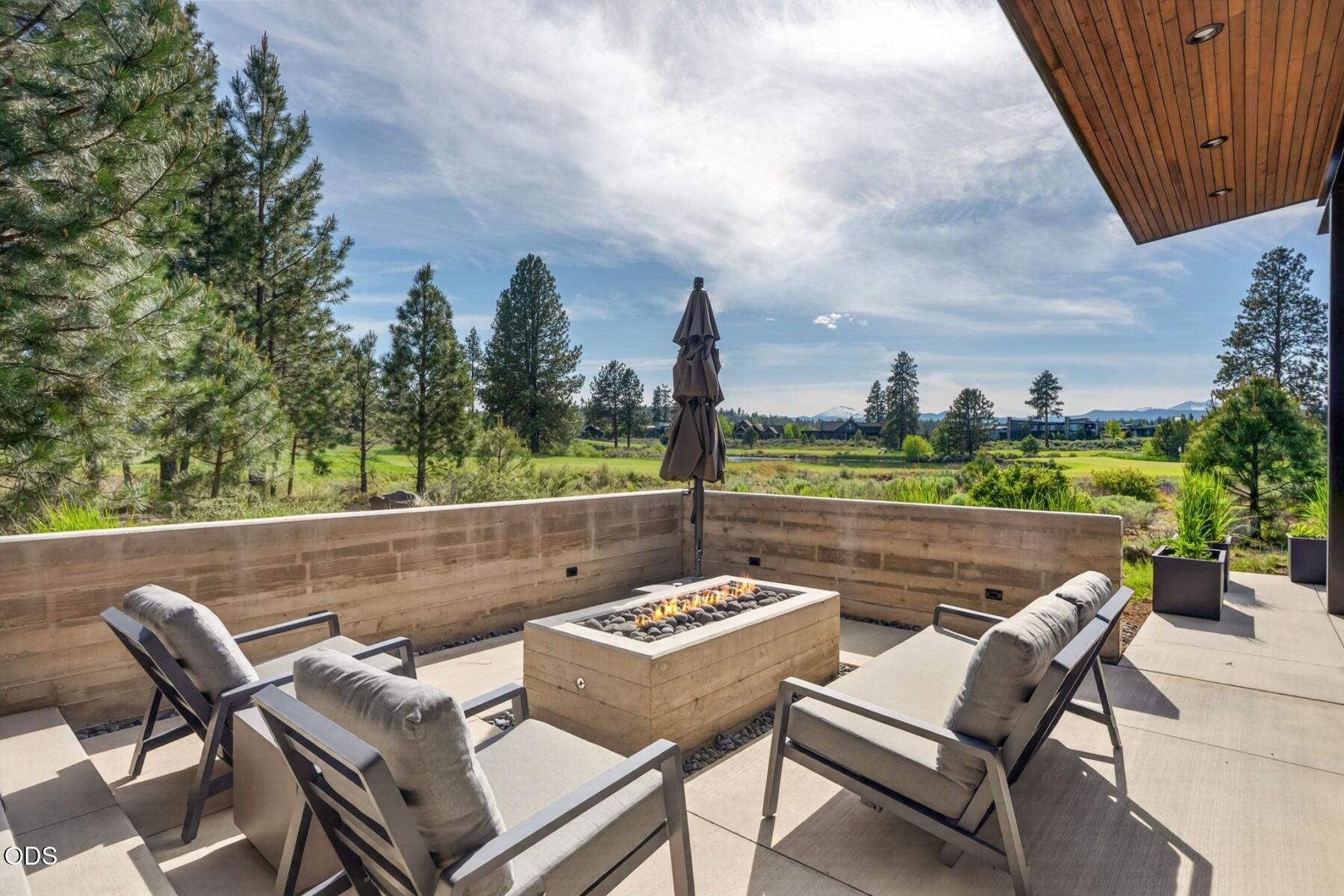 61591 Hosmer Lake Drive