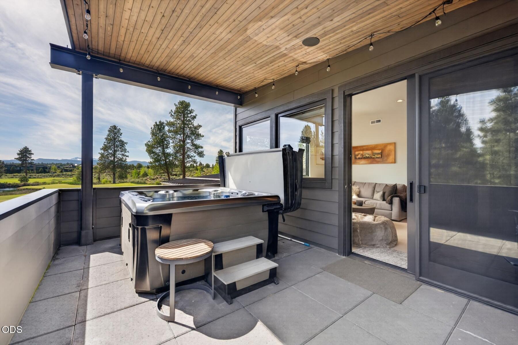61591 Hosmer Lake Drive