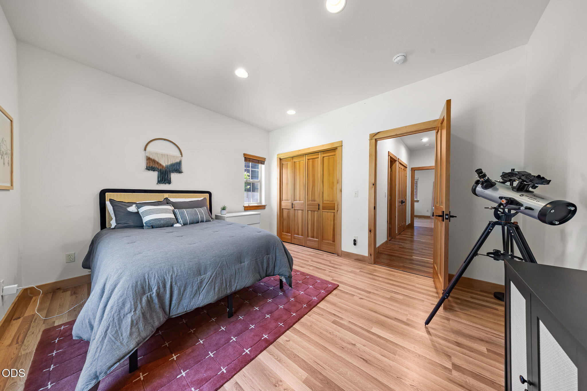 1117 E Creekside Court