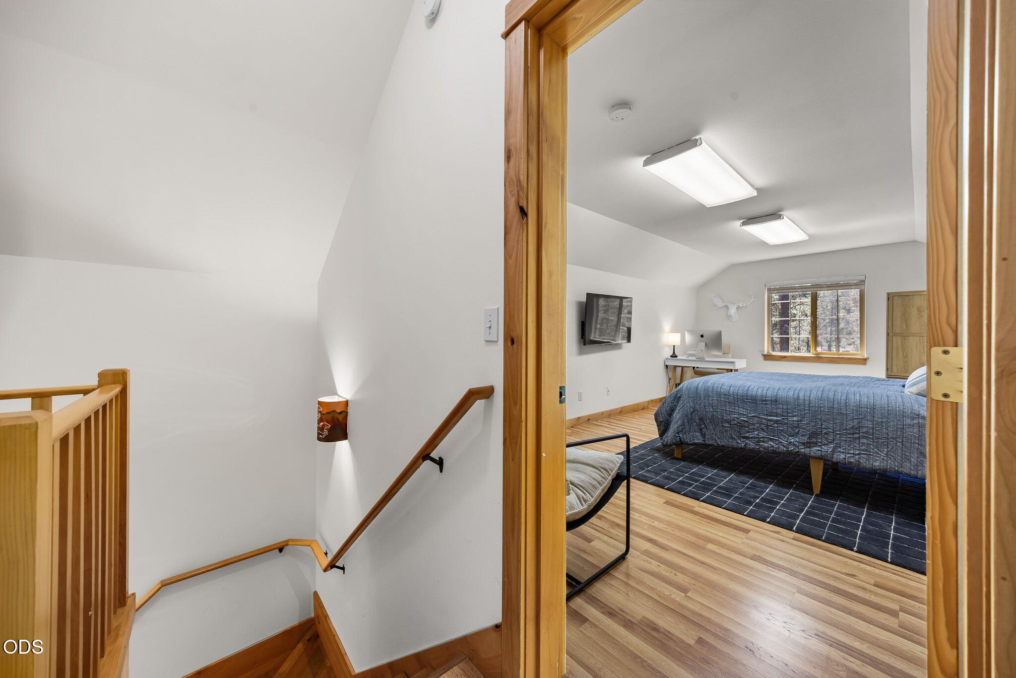 1117 E Creekside Court