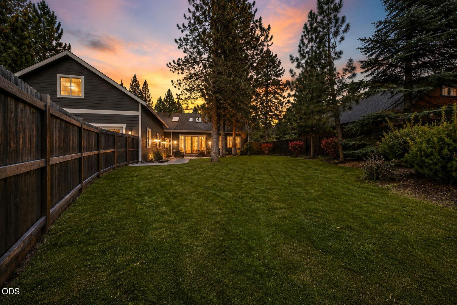 1117 E Creekside Court