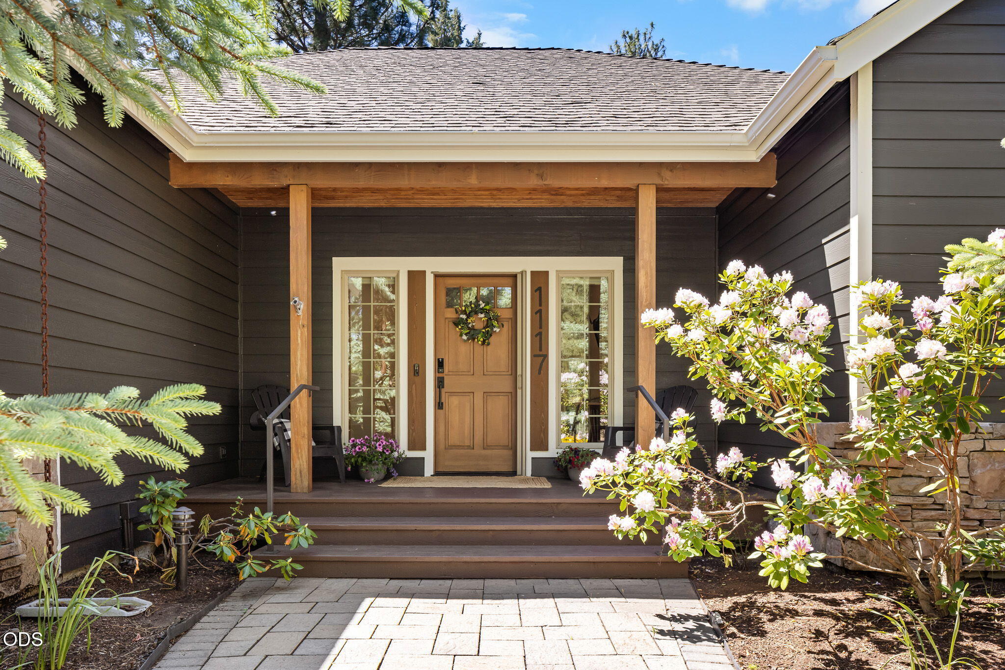 1117 E Creekside Court