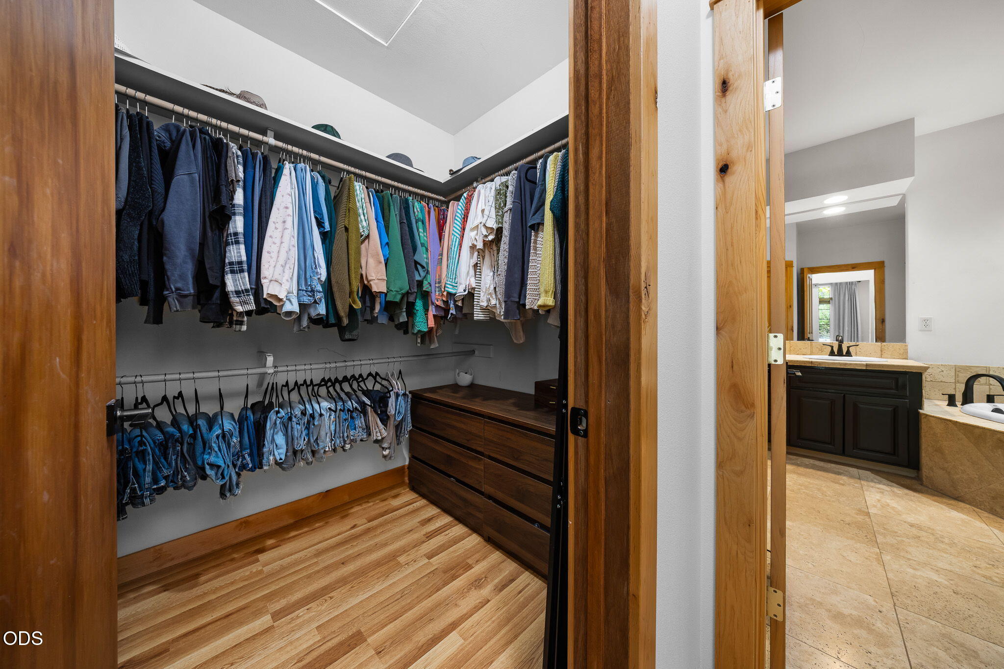 1117 E Creekside Court