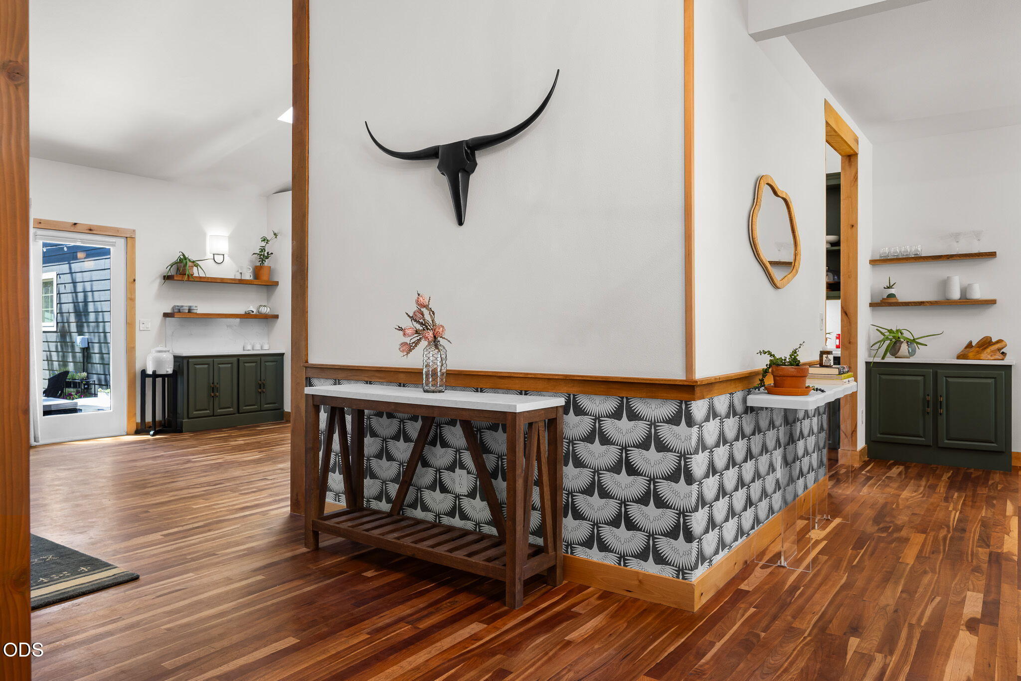 1117 E Creekside Court