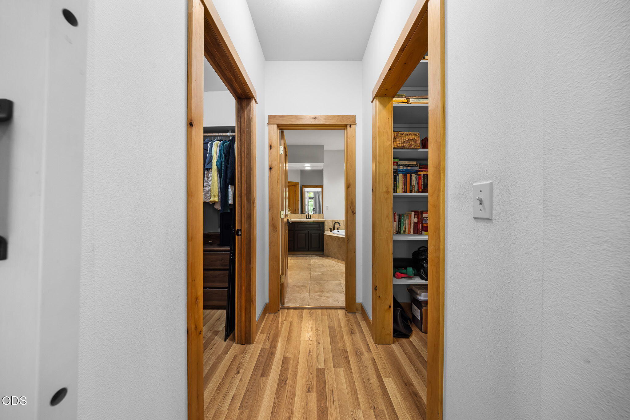 1117 E Creekside Court