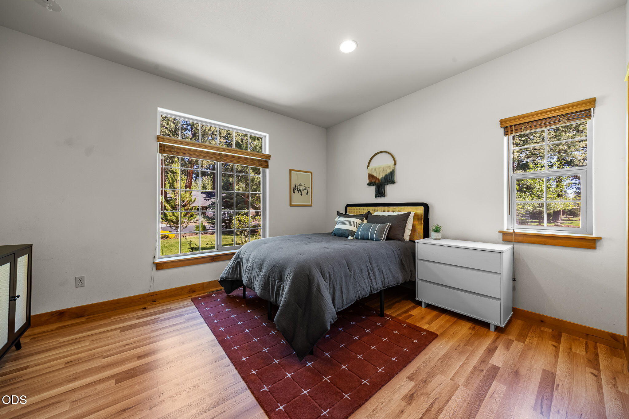 1117 E Creekside Court