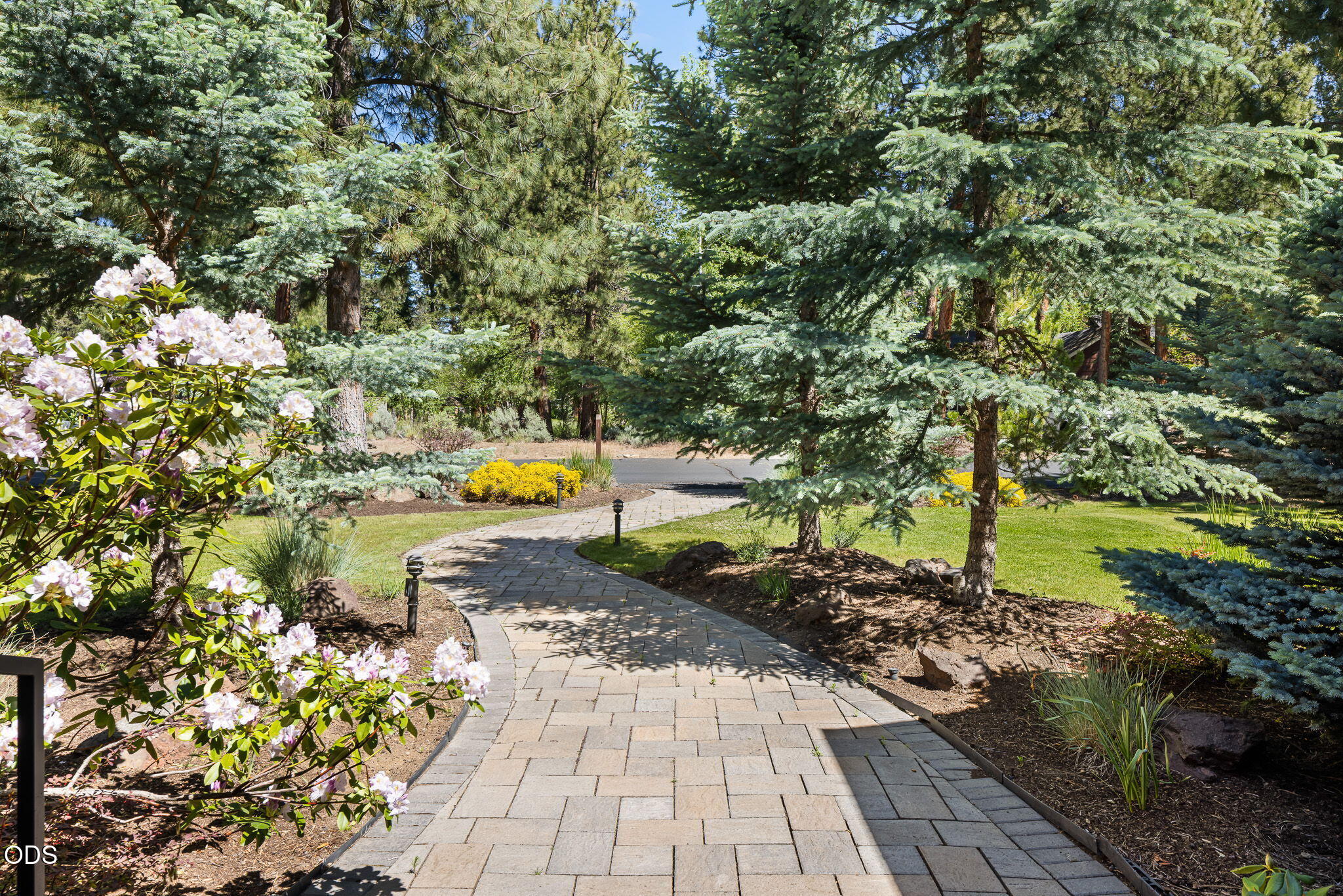 1117 E Creekside Court