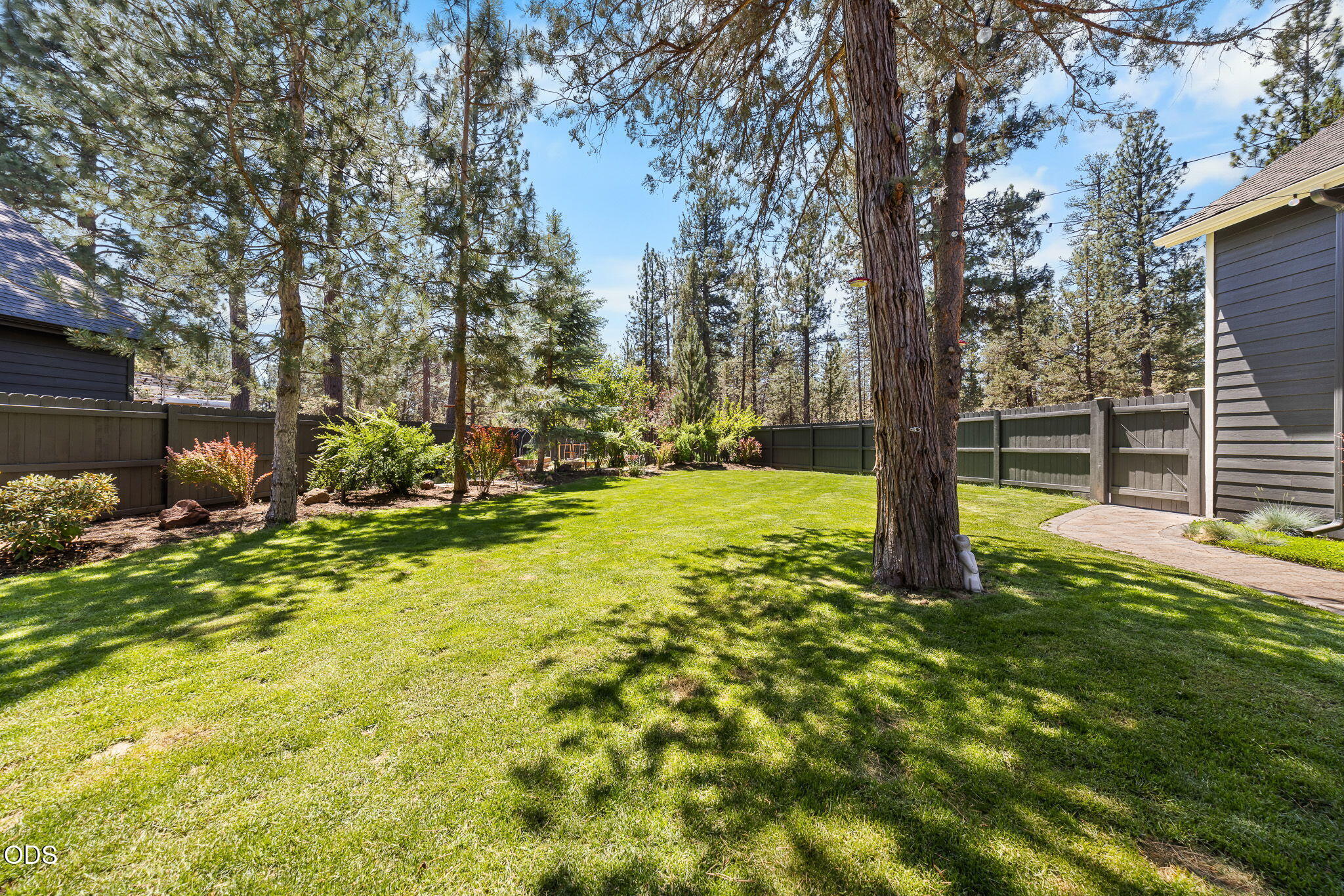 1117 E Creekside Court