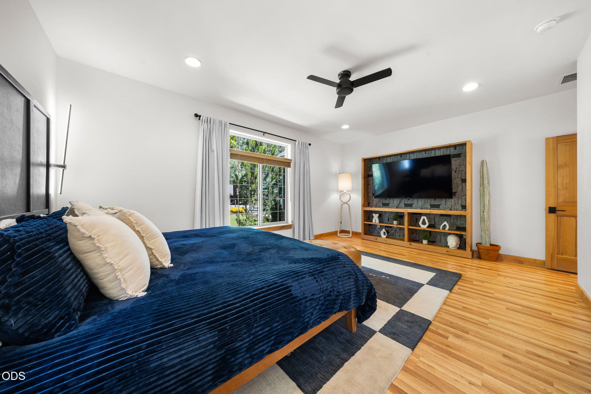 1117 E Creekside Court