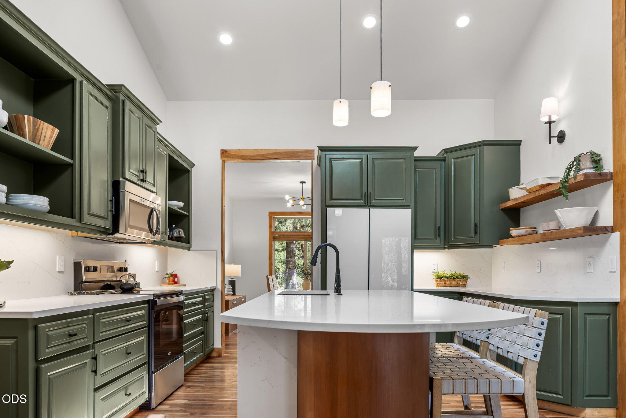 1117 E Creekside Court