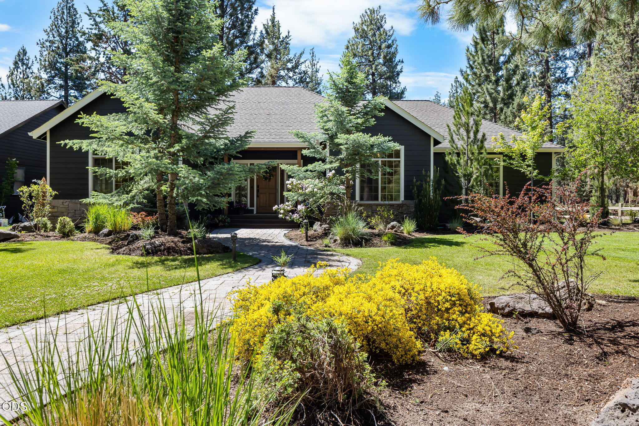 1117 E Creekside Court