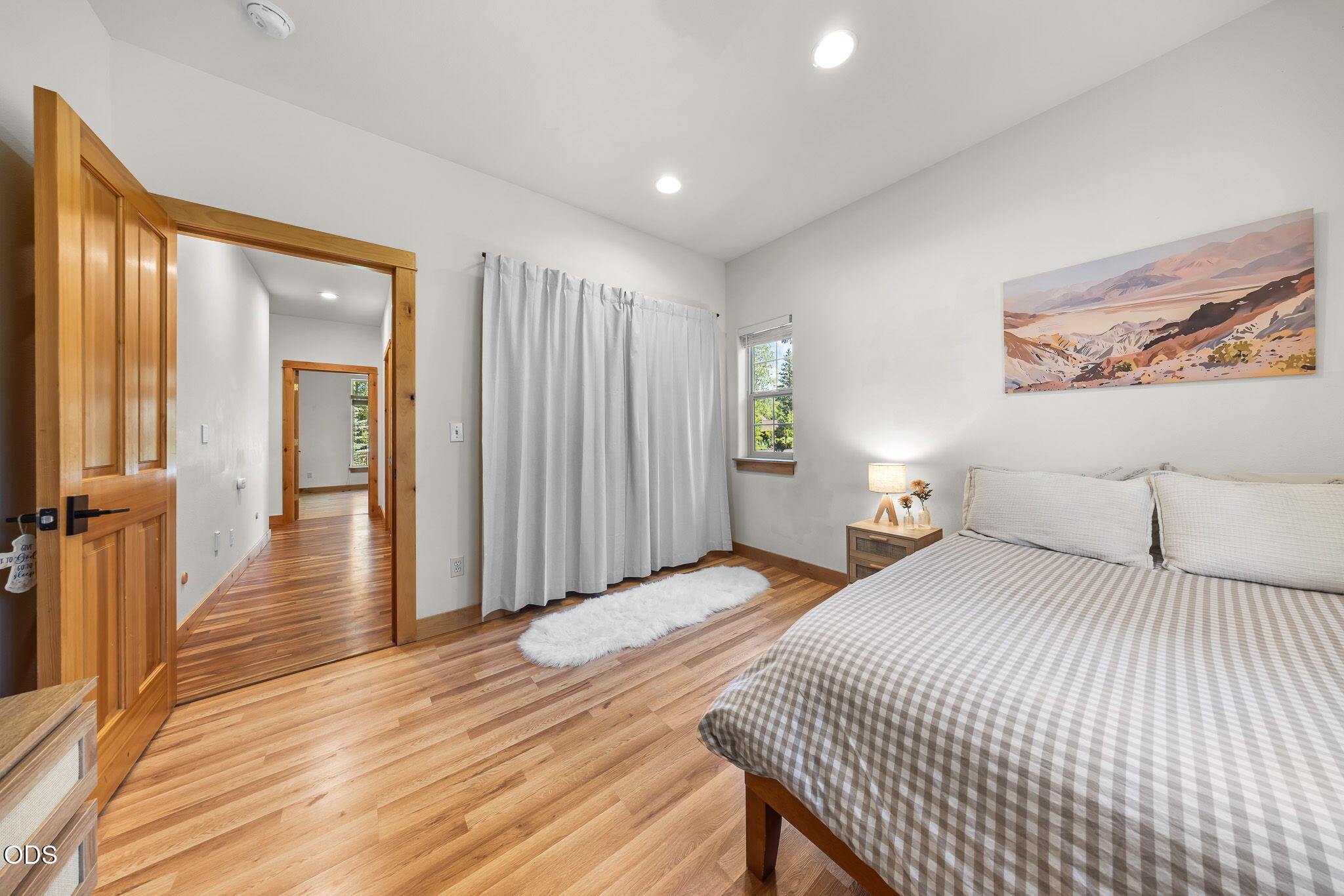 1117 E Creekside Court