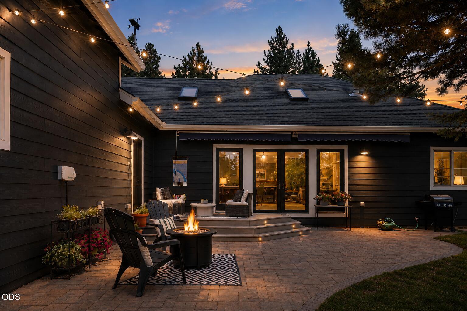 1117 E Creekside Court