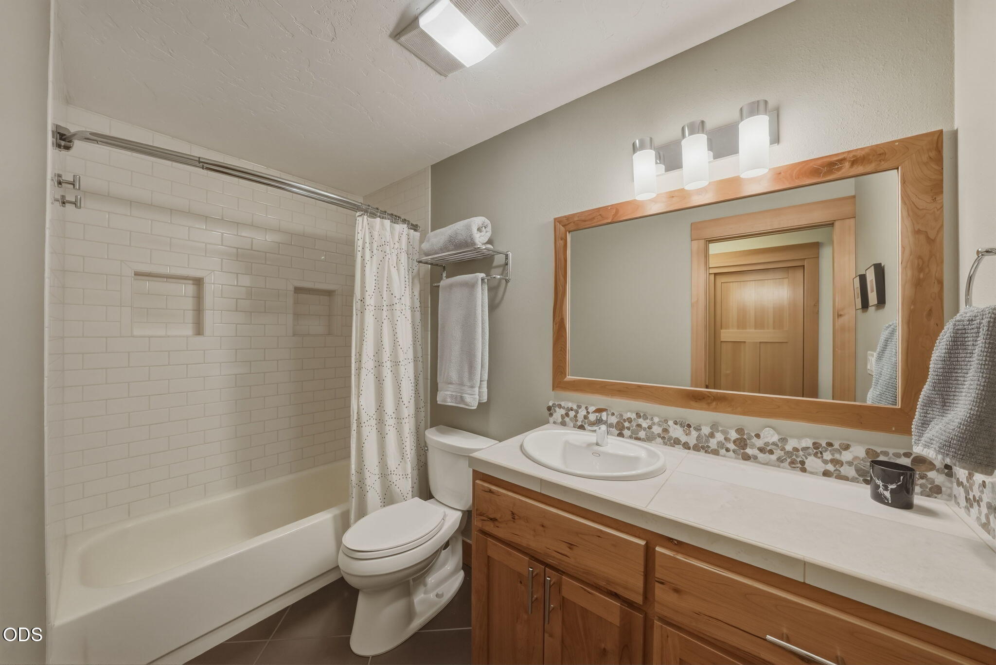 807 E Desperado, UNIT 202