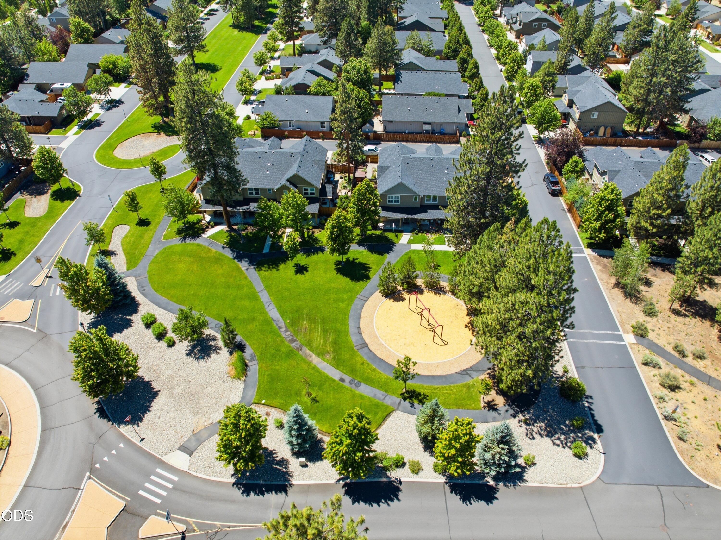 950 N Hindeman Avenue