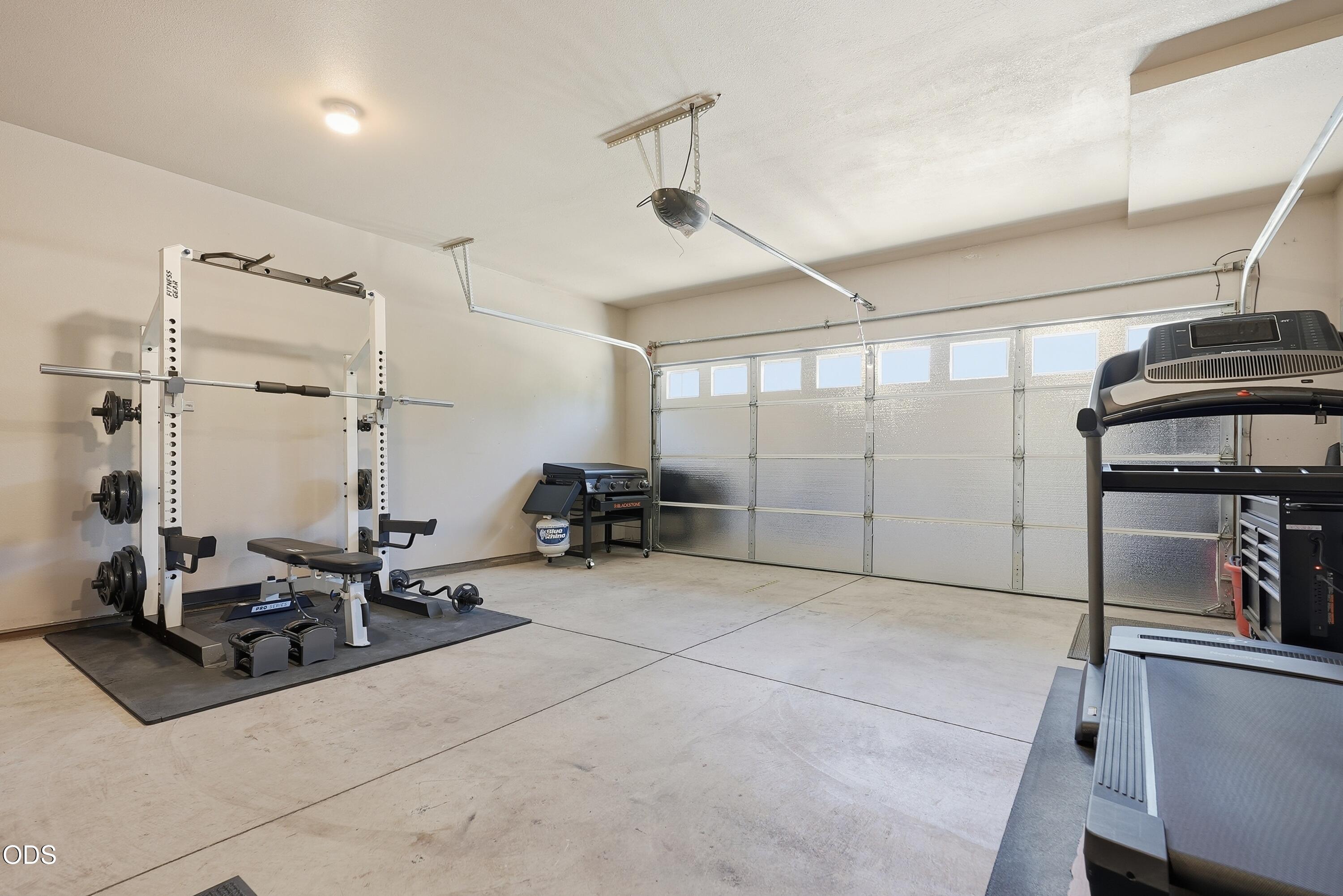 950 N Hindeman Avenue