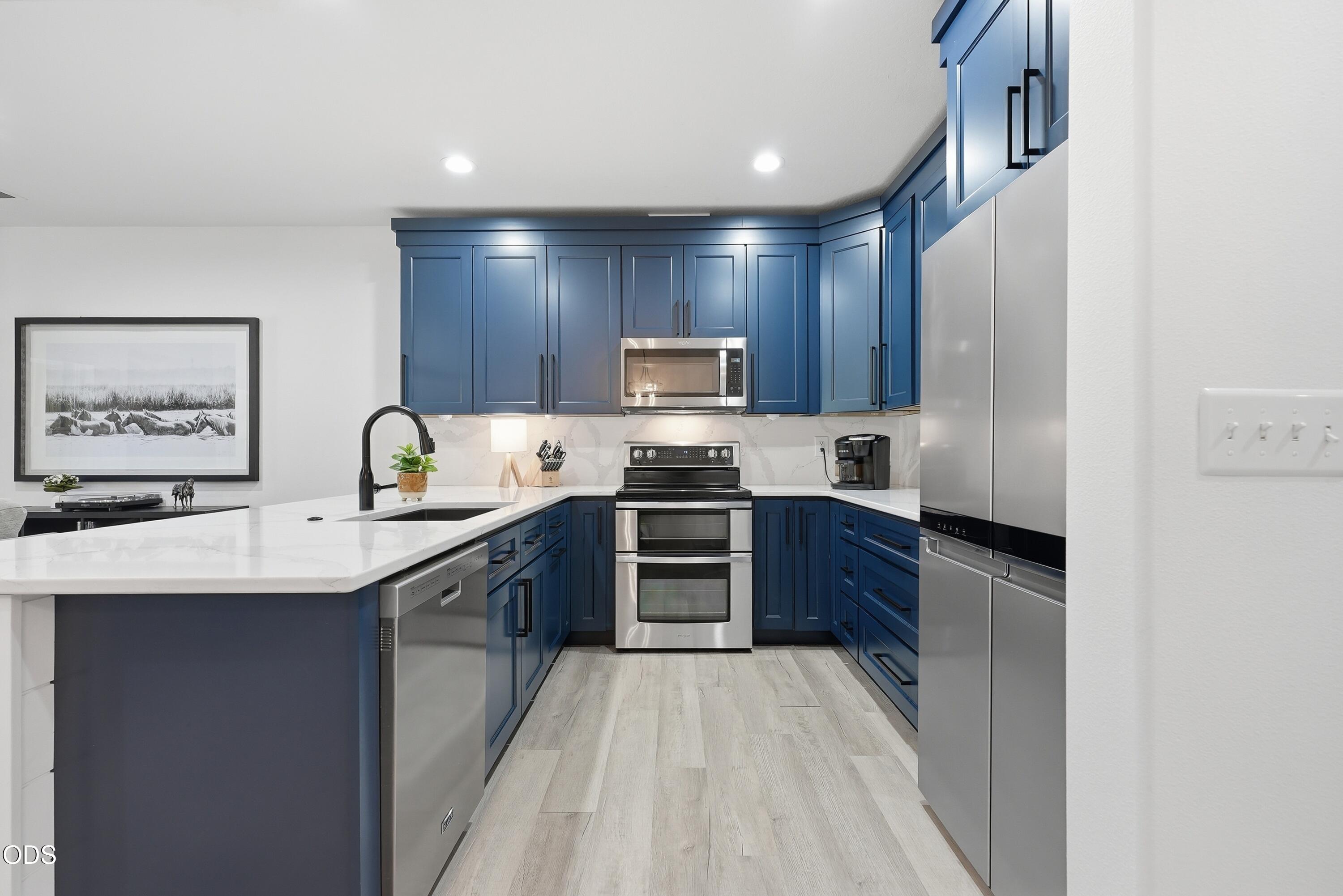 950 N Hindeman Avenue