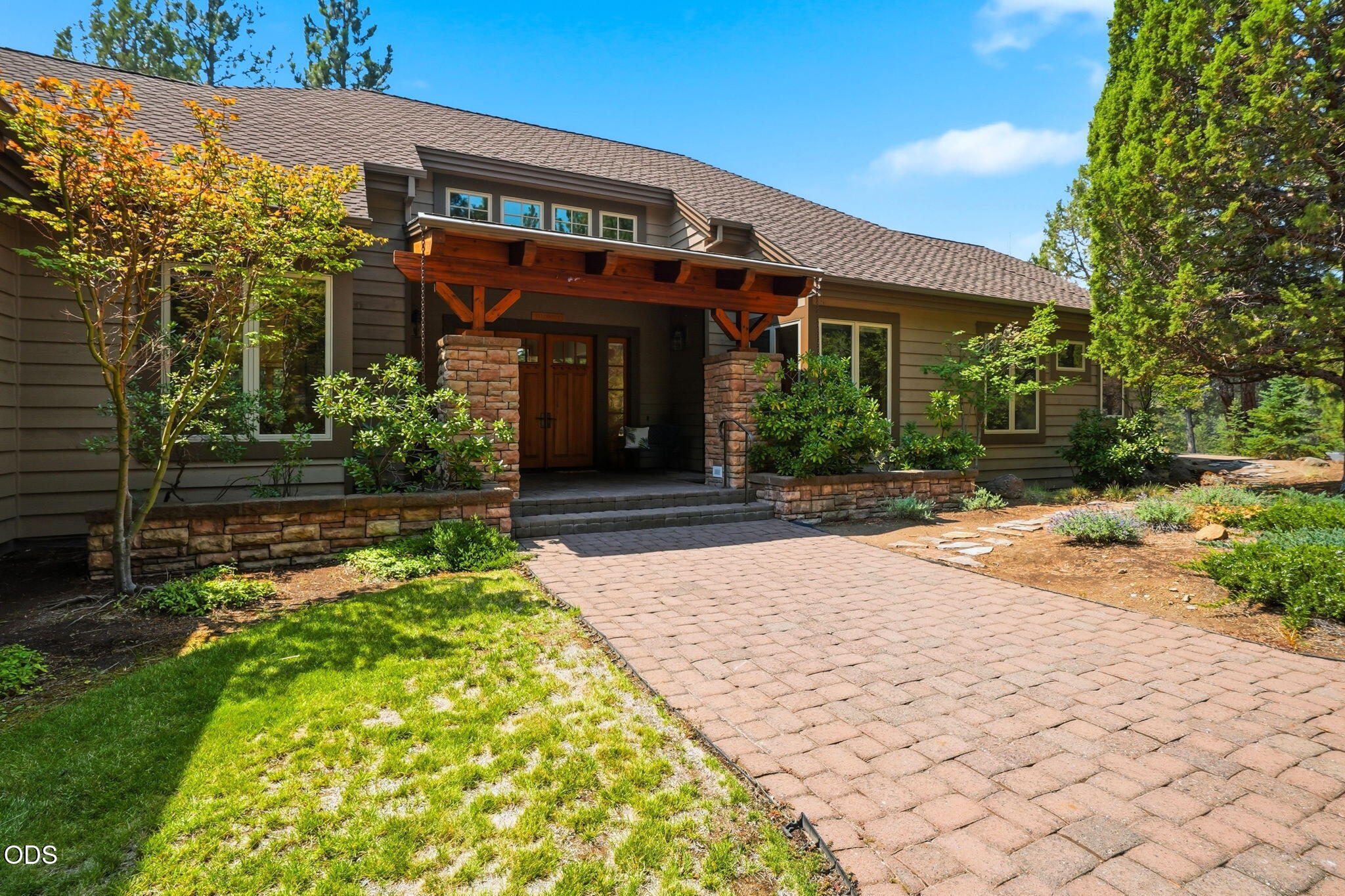 16863 Royal Coachman Drive