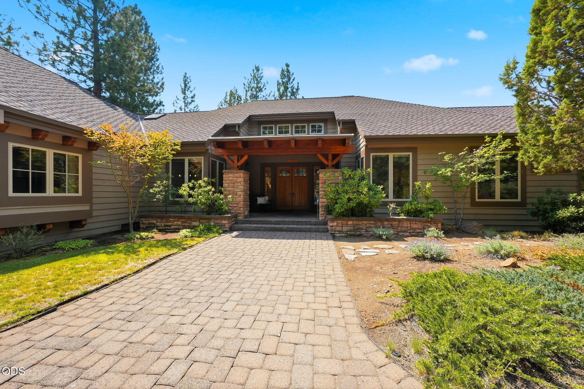 16863 Royal Coachman Drive